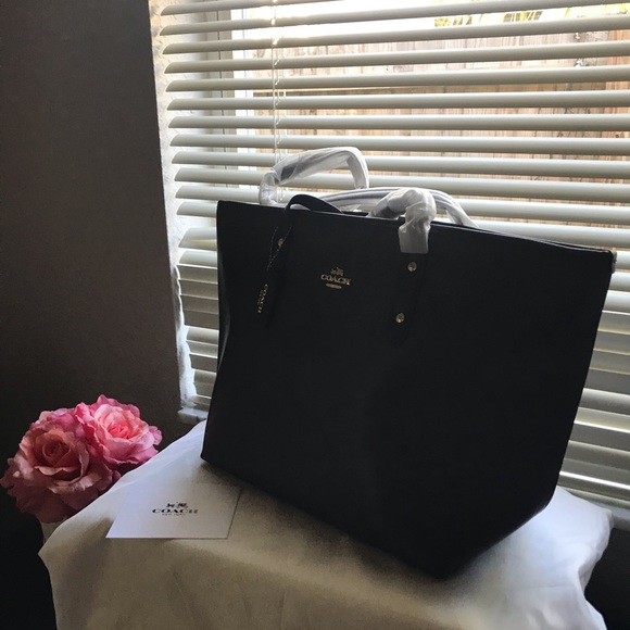 Coach Handbags - Coach purse